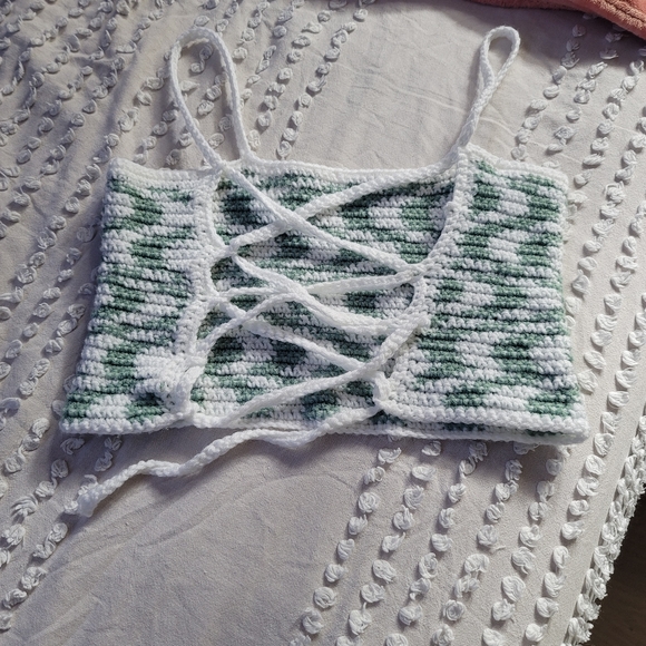 Wavy Lace up Tank top - Picture 3 of 3